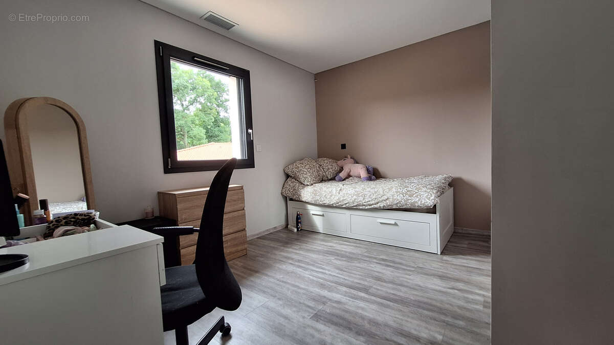 Maison à CHANAT-LA-MOUTEYRE