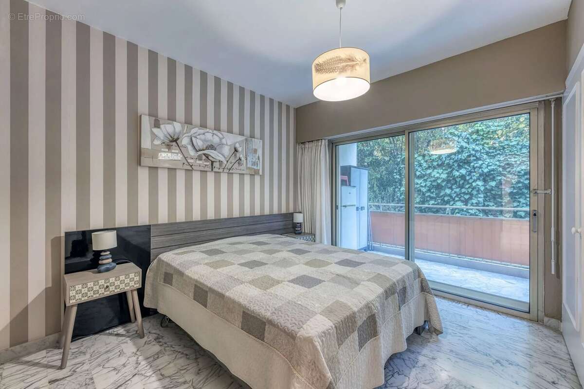Appartement à VALLAURIS