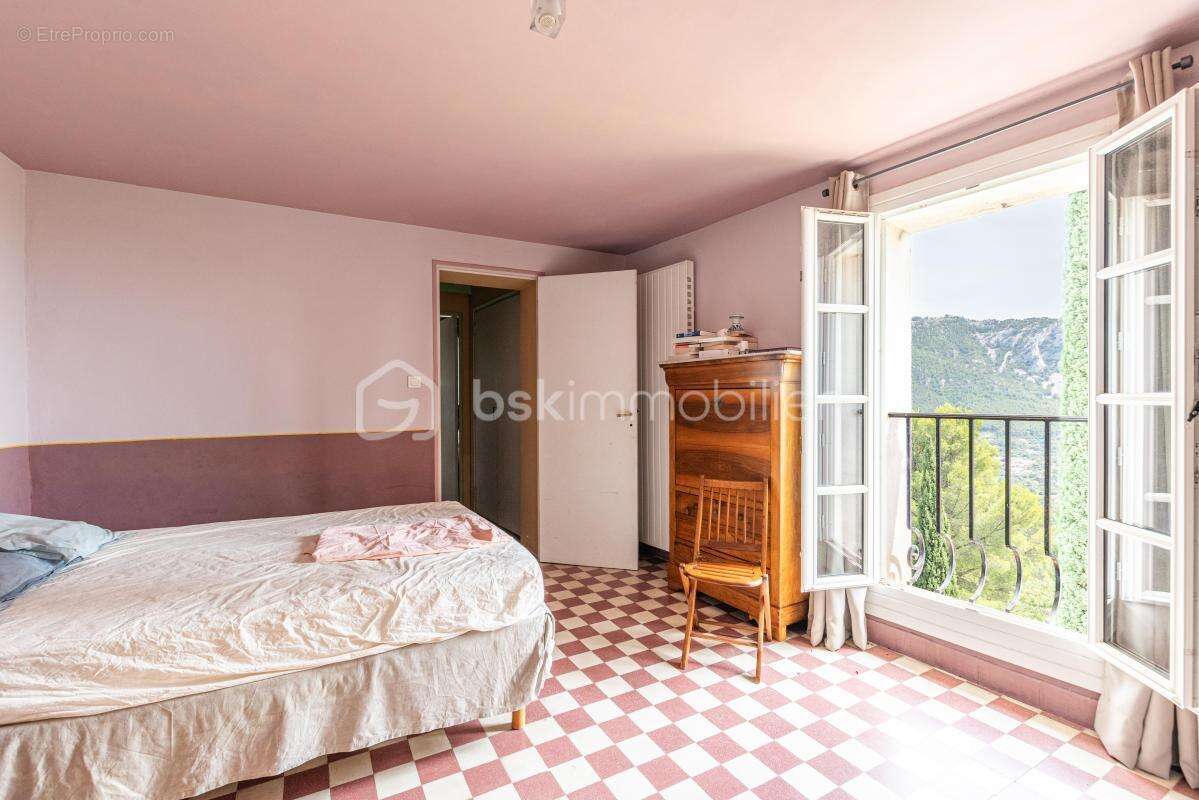 Maison à LE REVEST-LES-EAUX