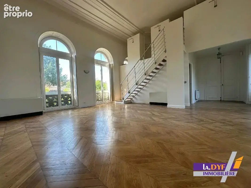 Appartement 208 m² à Compans  - photo 3