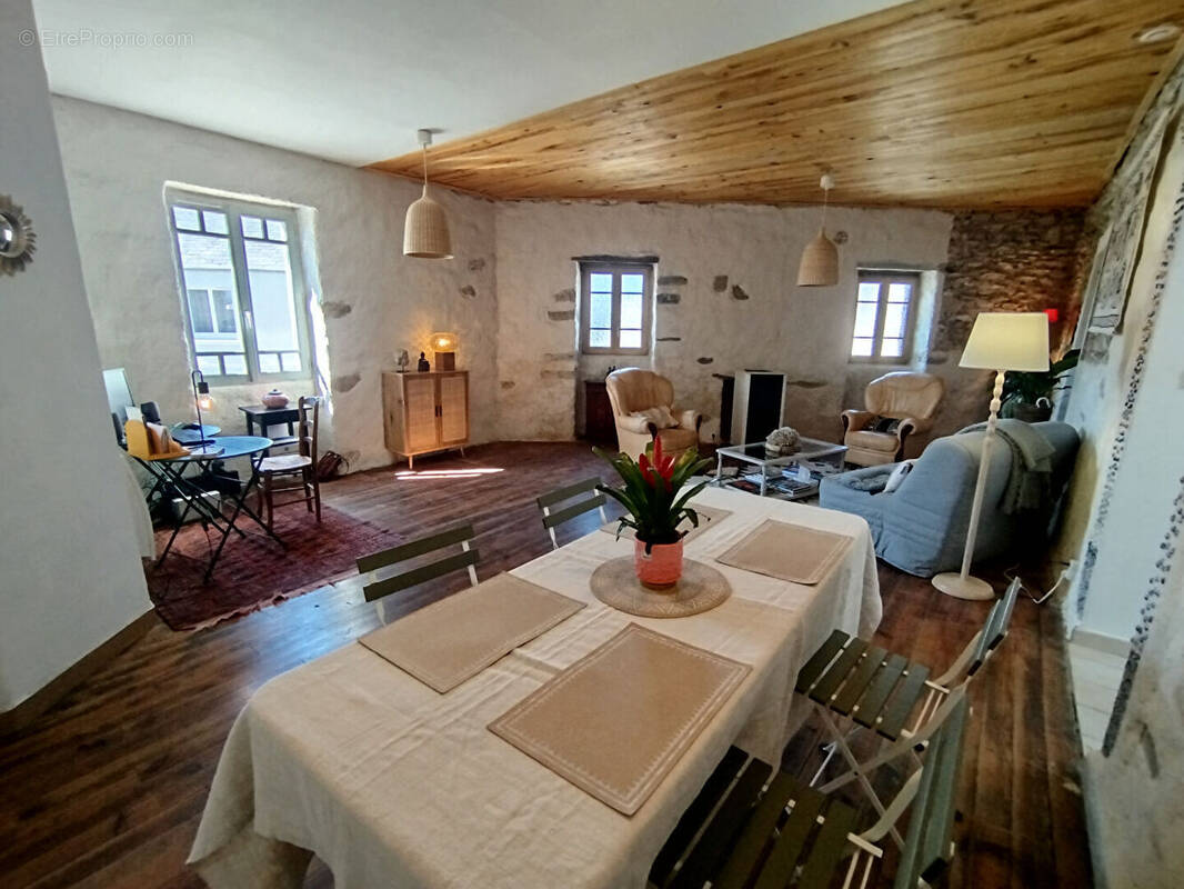 Maison à COMMANA