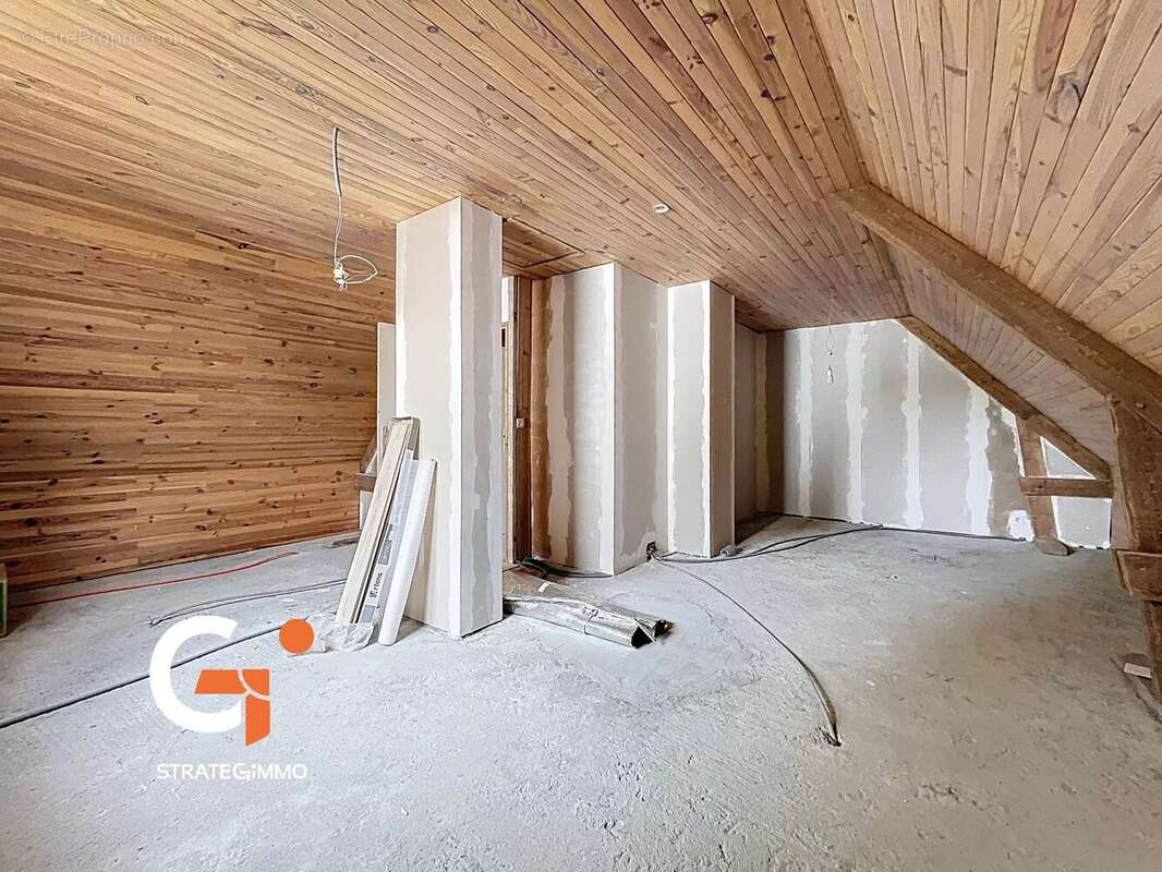 Maison à LE MESNIL-ESNARD