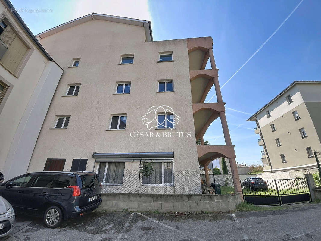 Appartement 696 m² à Le Peage-De-Roussillon  - photo 5