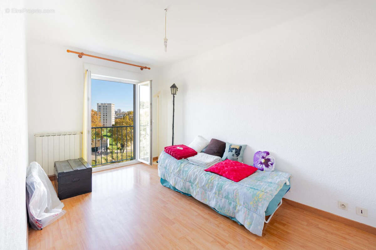 Appartement à MARSEILLE-14E