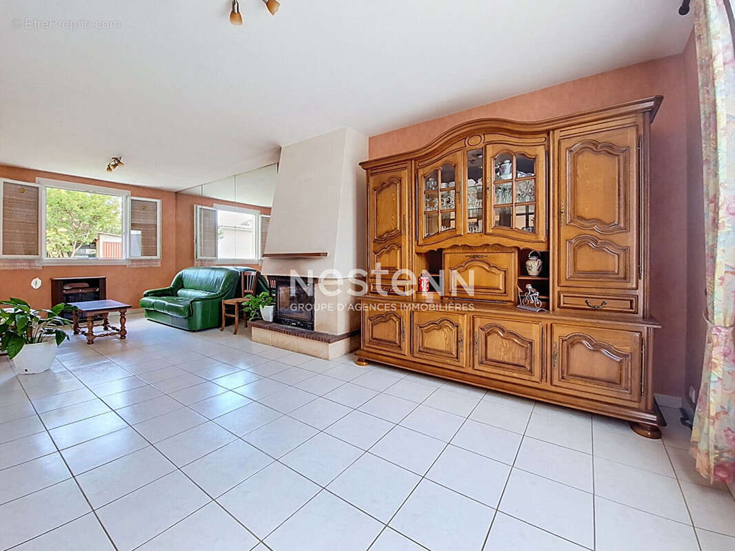 Maison traditionnelle 4 pièces à vendre à Sainte Luce sur Loire - photo 2