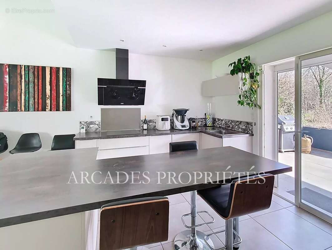 Maison à SAINT-SULPICE-ET-CAMEYRAC