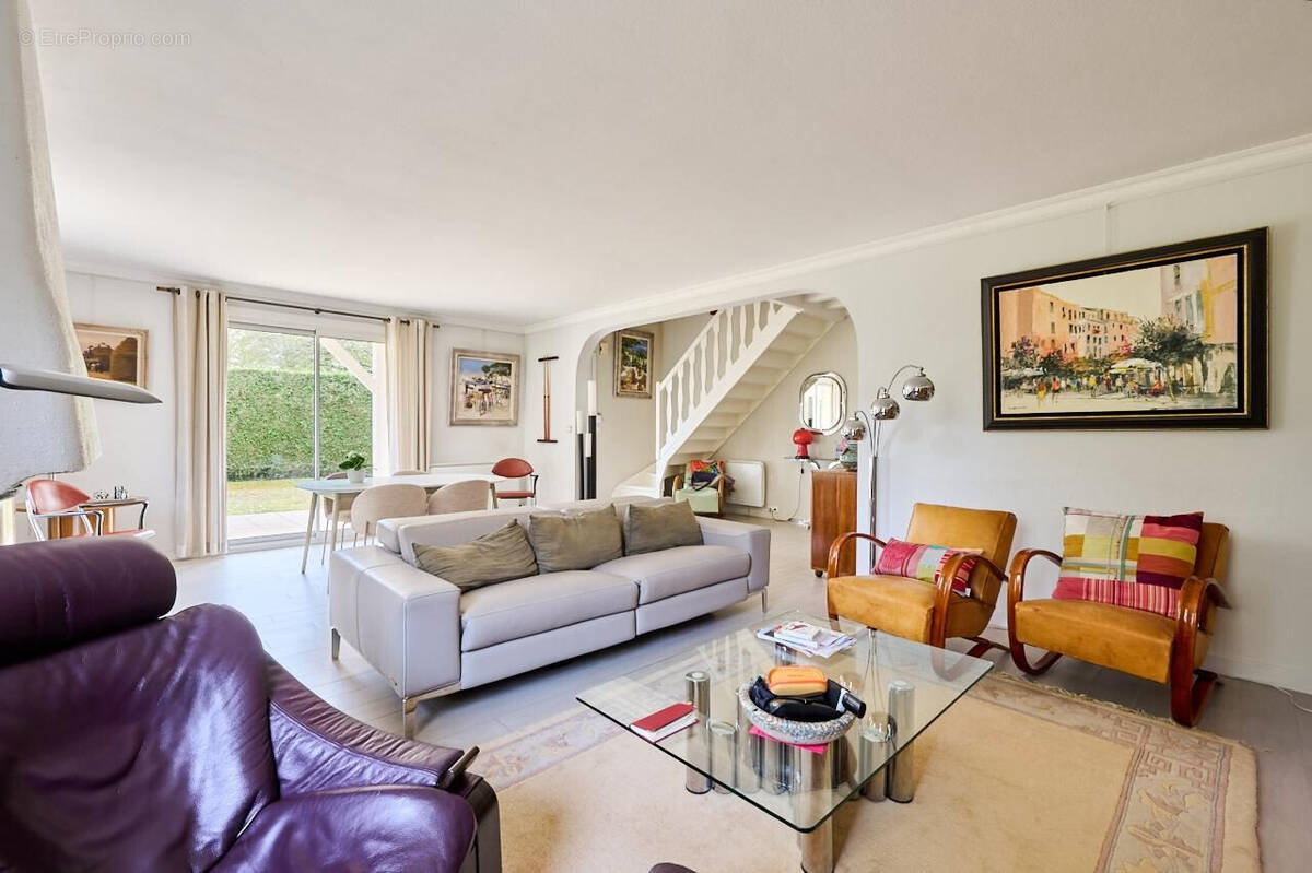 Maison à CHEVIGNY-SAINT-SAUVEUR