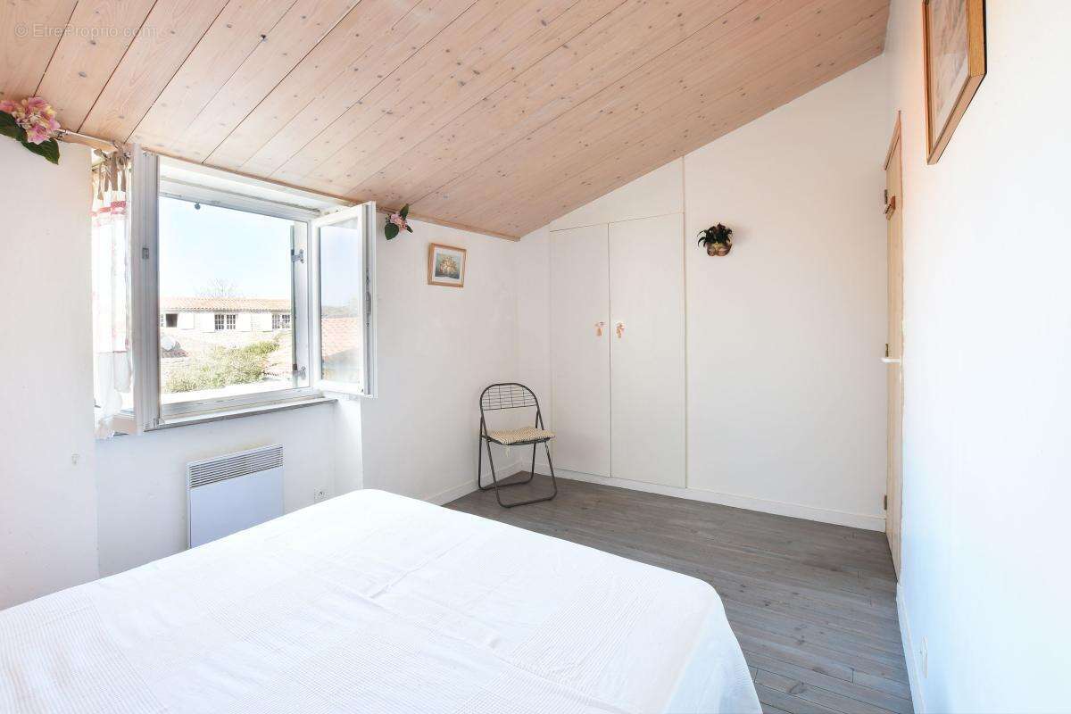 Maison à LES PORTES-EN-RE