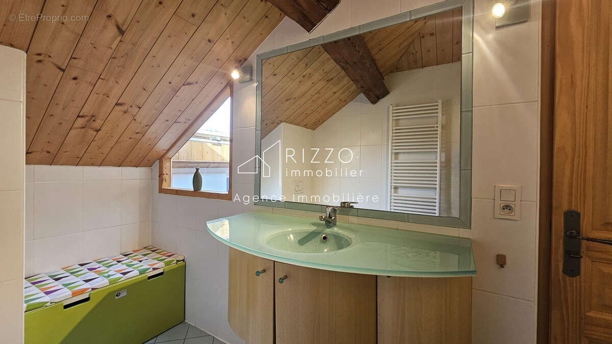 Prévessin-Moëns   Charmante maison villageoise en pierre de 220 m2 habitable, à deux pas du centre - photo 21