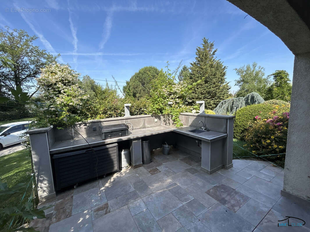 Maison à MIRANDOL-BOURGNOUNAC