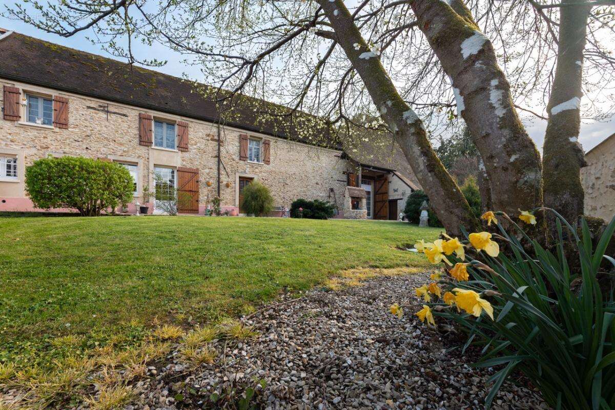 Maison à COULOMMIERS