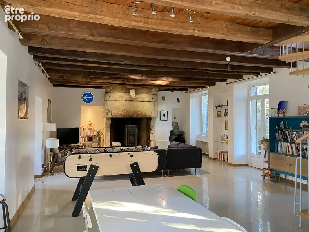 Charmante Maison de 175 m2 - 6 Pièces avec Piscine Couverte et Garage - photo 2