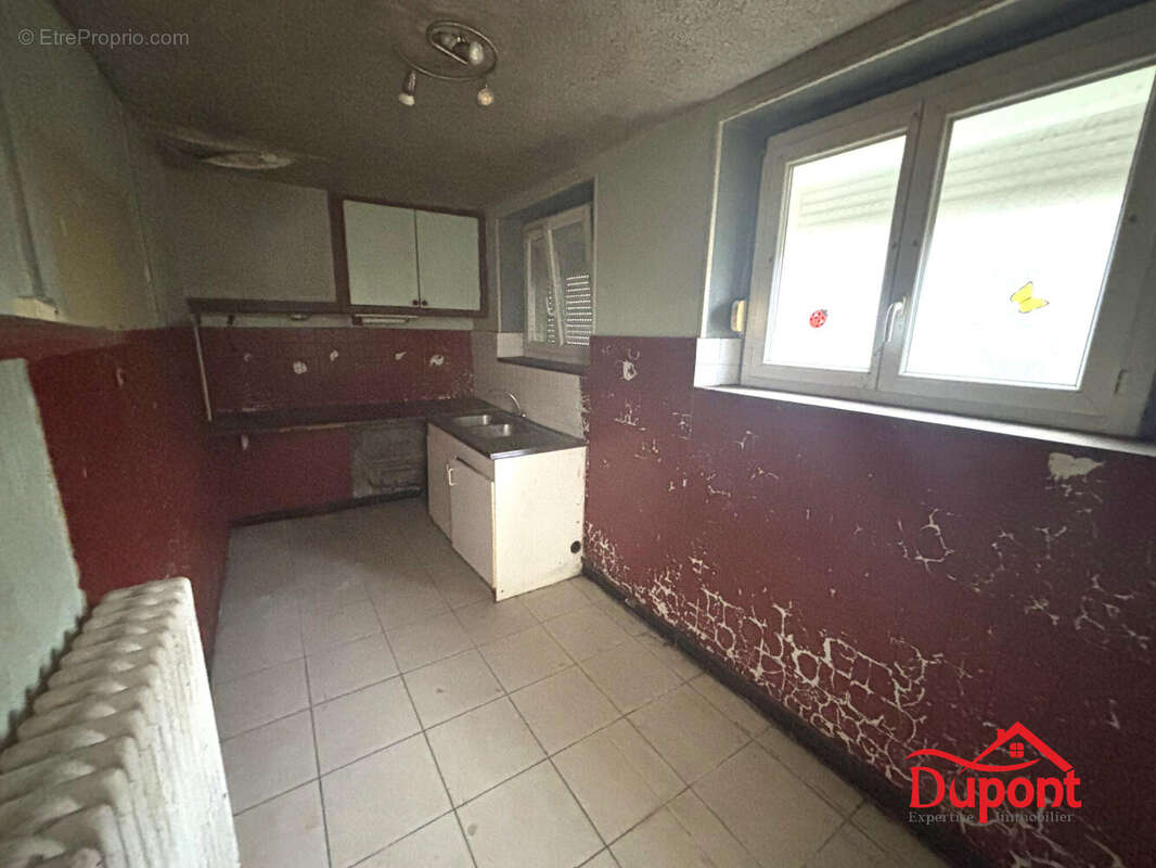 Maison à MAUBERT-FONTAINE