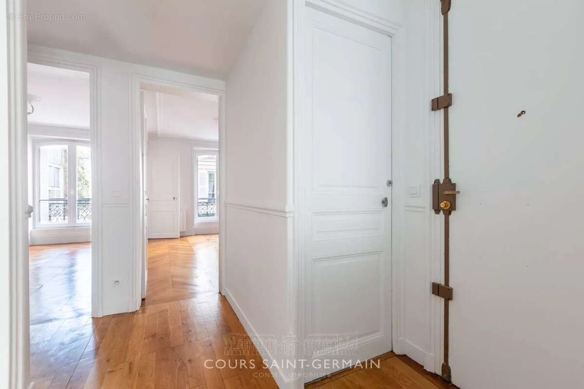 Appartement à PARIS-11E