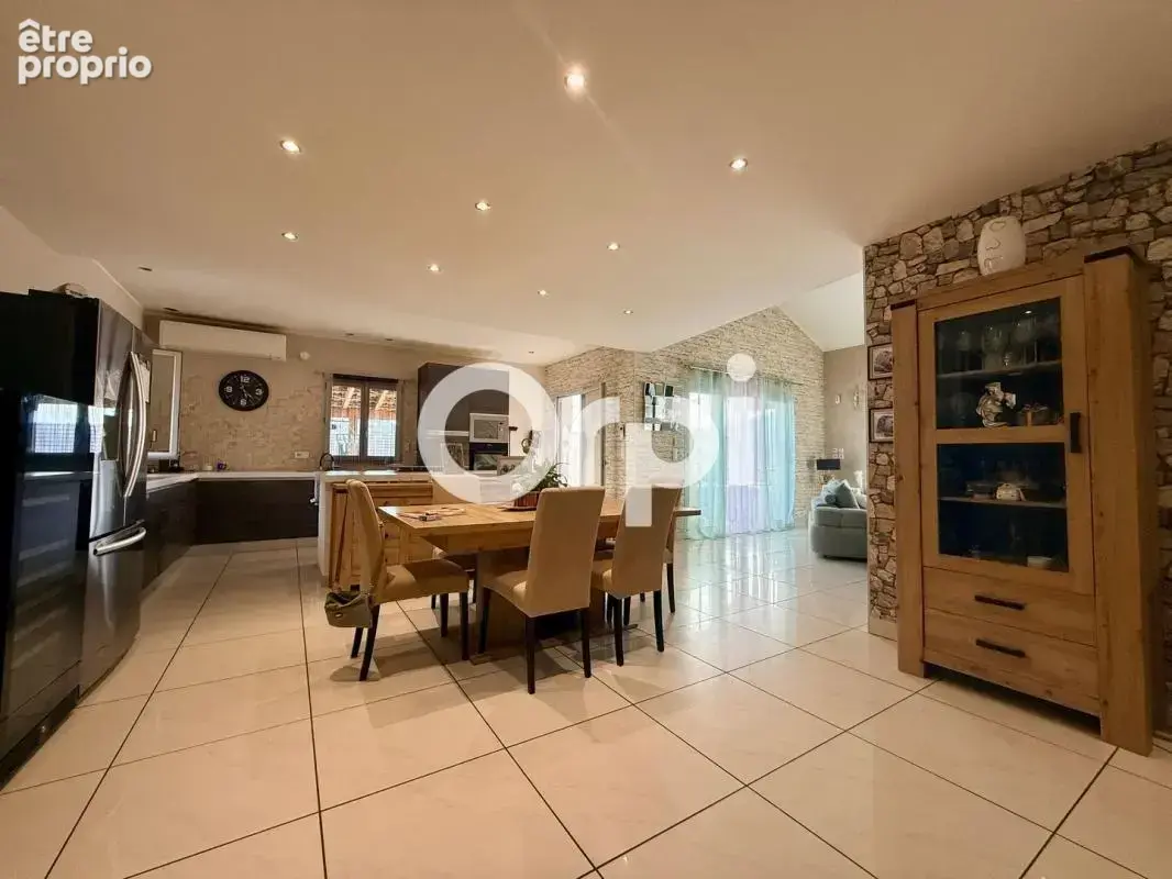 Tencin – duplex de 158 m² avec terrasse, jardin privatif, garage à velo/moto et parking - photo 8