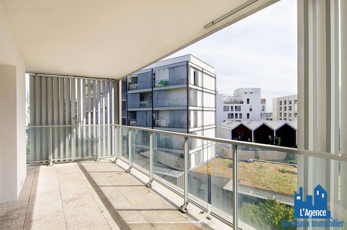Exclusivité ! bordeaux - appartement type 2 d'environ 45 m² avec une terrasse de 20m² + place de parking en sous-sol. benoît tre - photo 6