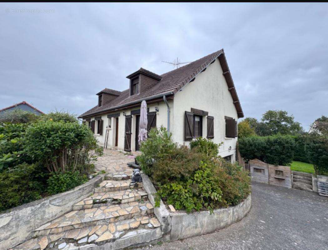 Maison à SAINT-PLANCHERS