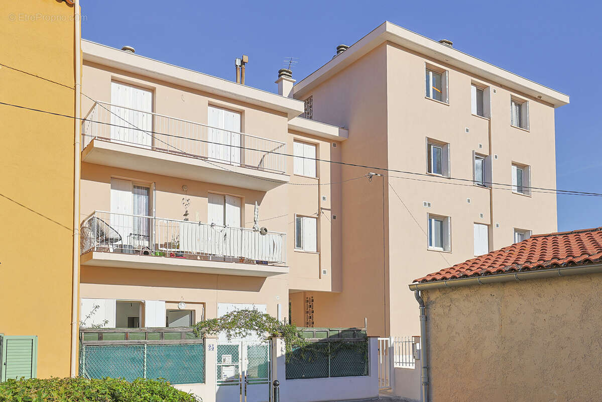 Appartement à SOLLIES-PONT