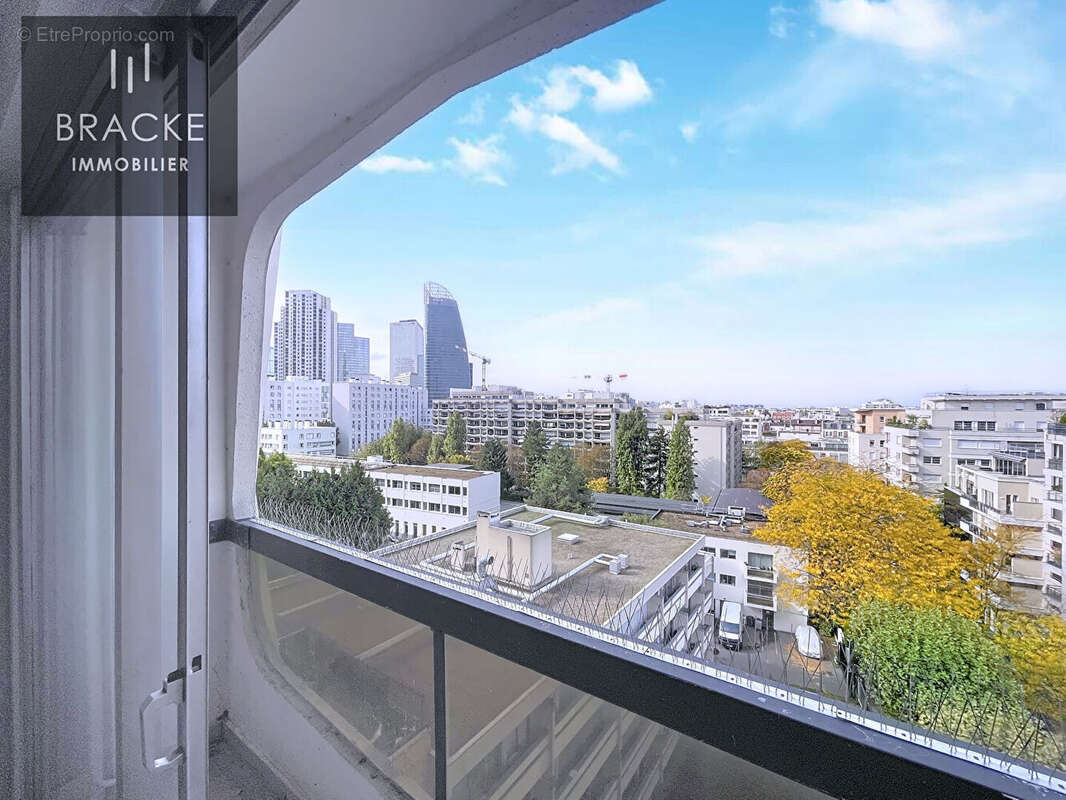 Appartement à COURBEVOIE