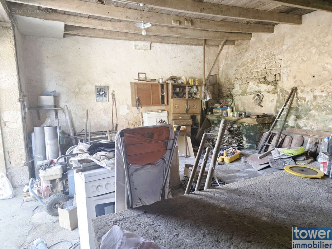 Maison à FRAYSSINET-LE-GELAT