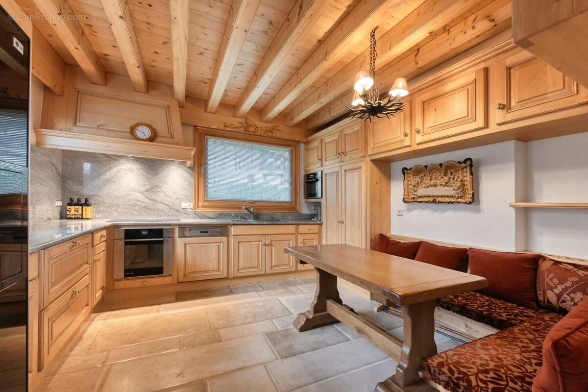 Maison 248 m² à Combloux  - photo 8