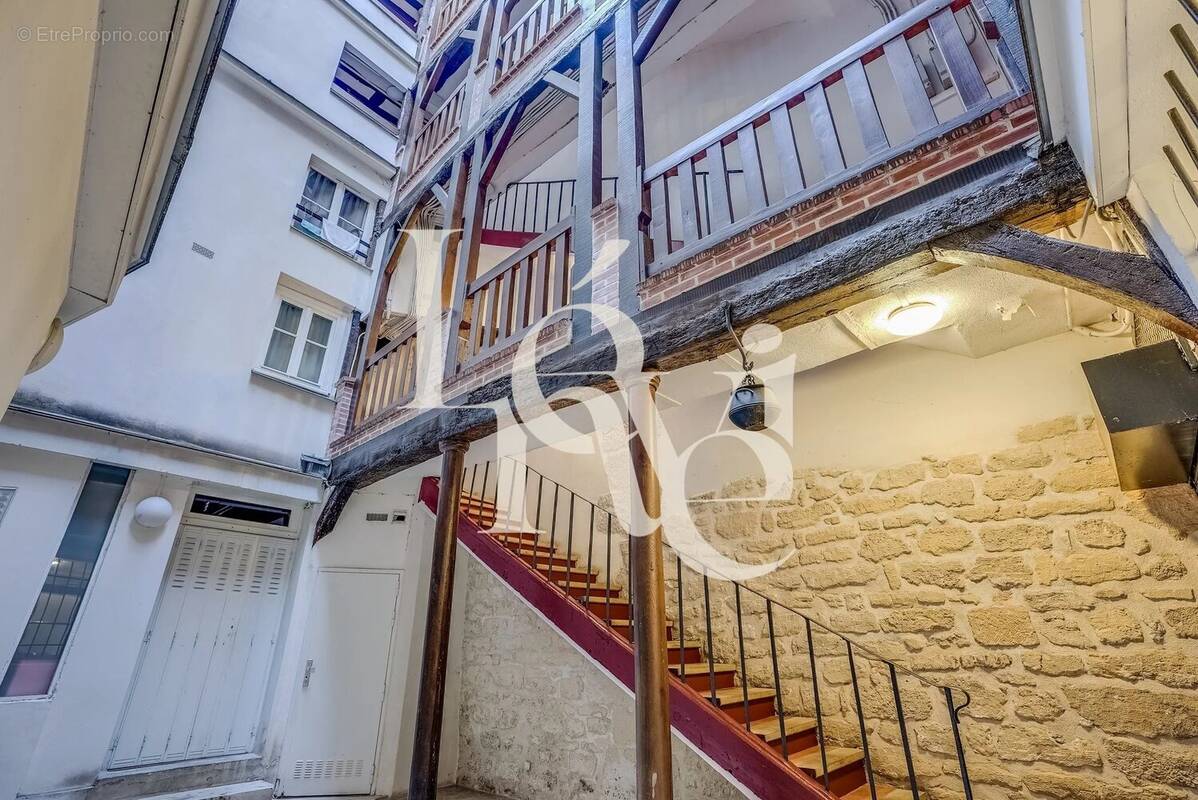 Appartement à PARIS-5E