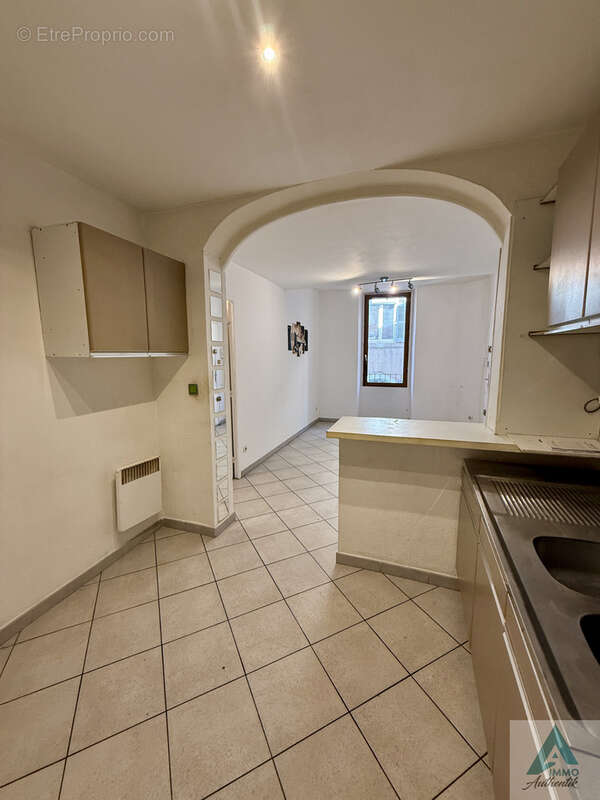 Appartement à ROQUEVAIRE