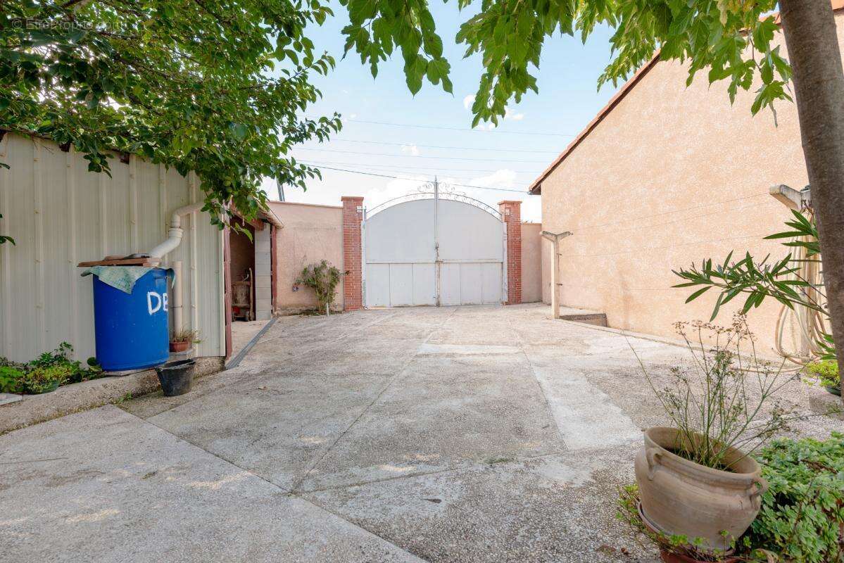 Maison à BLAYE-LES-MINES