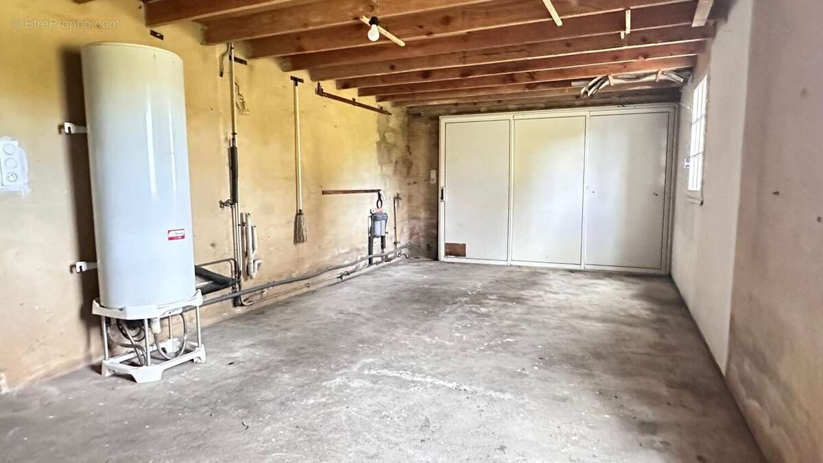 garage - Maison à FAUX