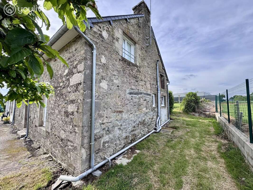 Maison à NOYAL-PONTIVY