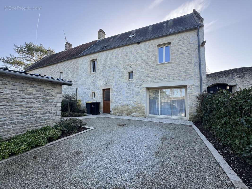 Maison à FONTAINE-HENRY