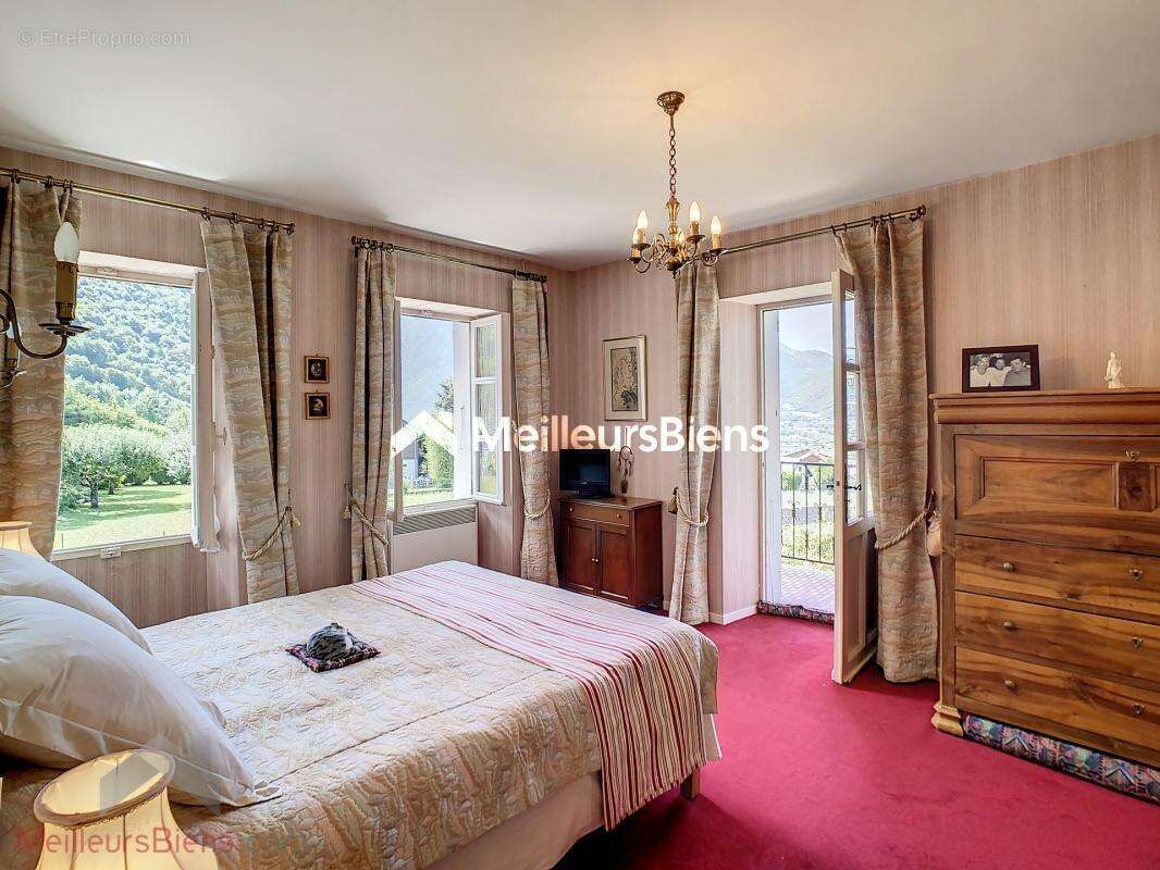Maison à SAINT-MARTIN-SUR-LA-CHAMBRE