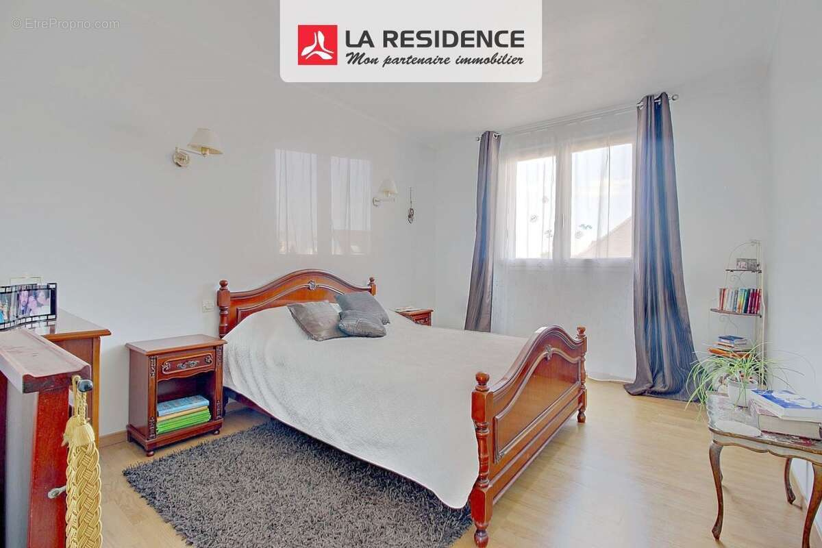 Maison à SARTROUVILLE