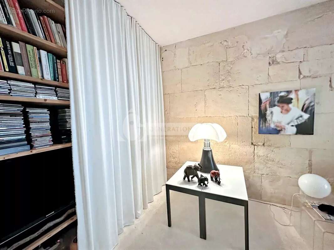 Appartement à FONTVIEILLE