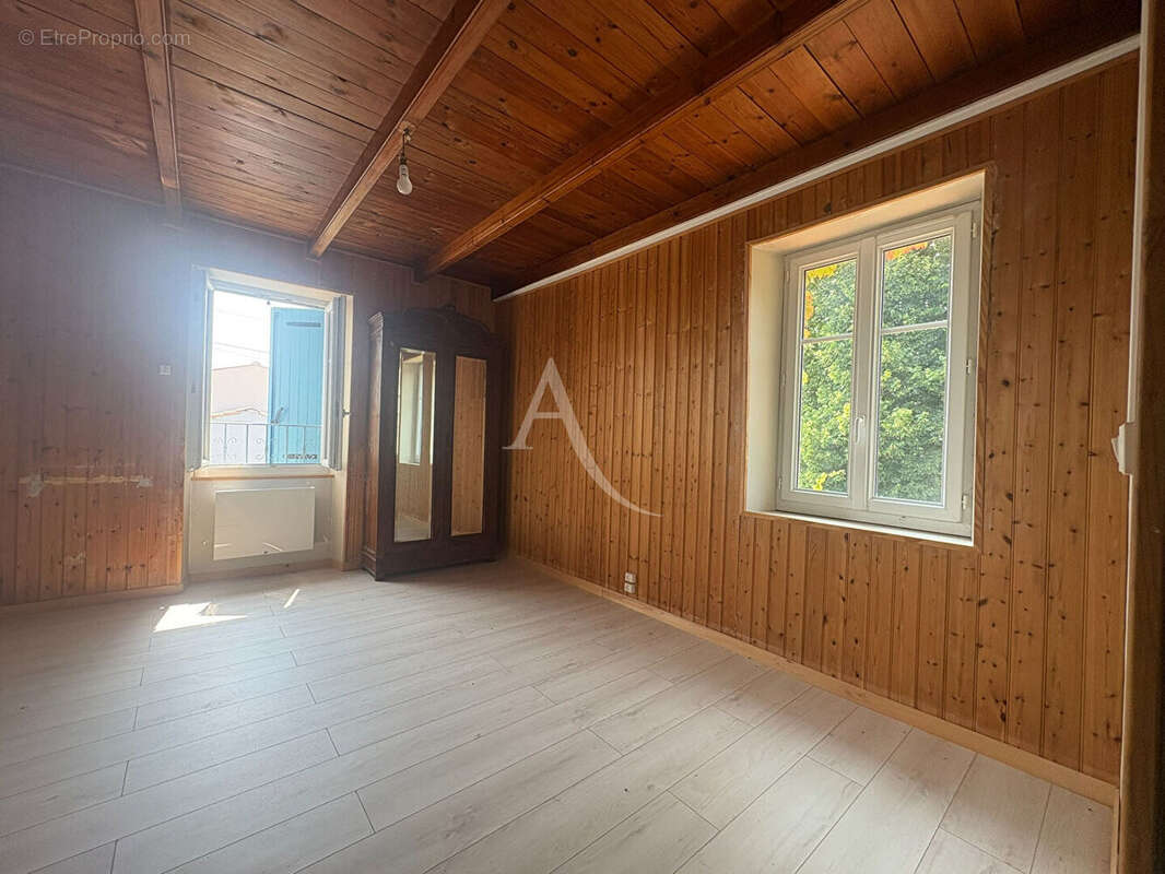 Maison à SAINT-JUST-LUZAC