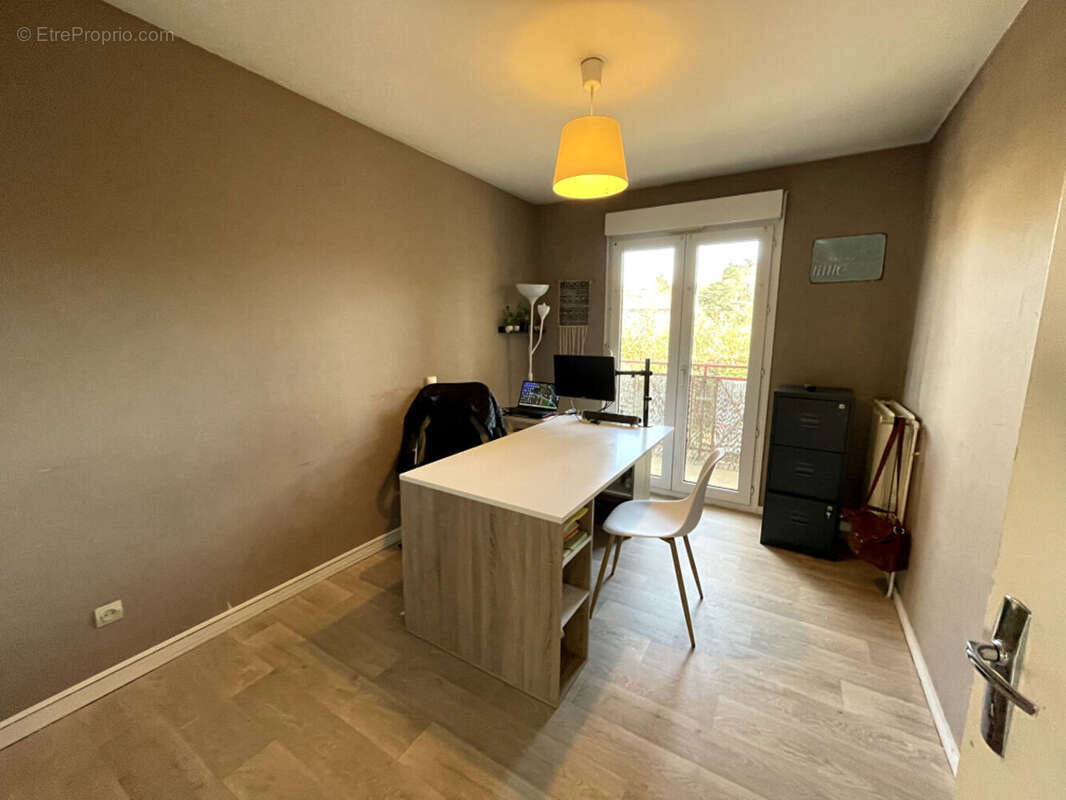 Appartement à ANDREZIEUX-BOUTHEON