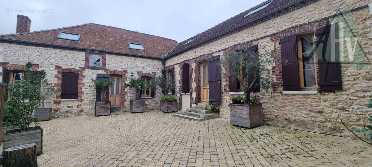 Maison à ESTERNAY