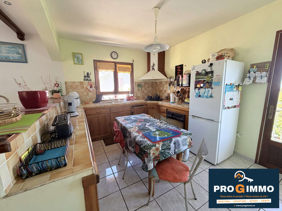 Maison 113 m² à Le Tampon  - photo 4