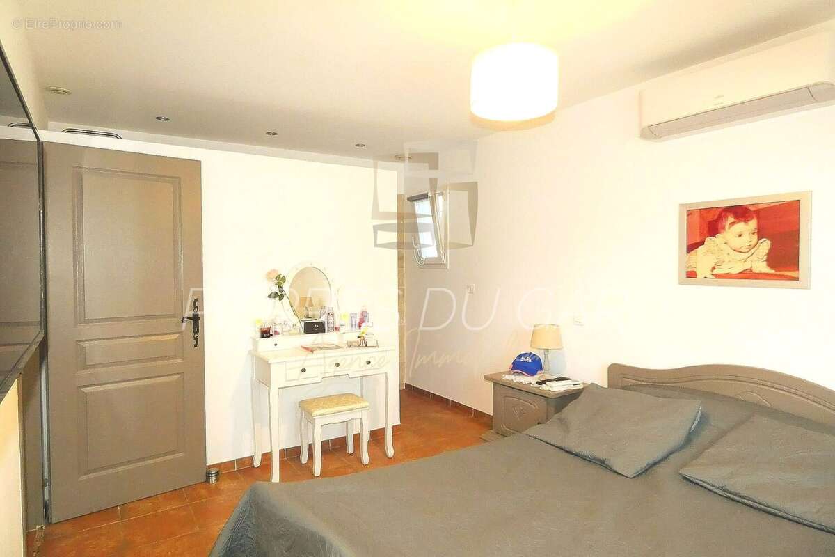 Maison à SAINT-QUENTIN-LA-POTERIE