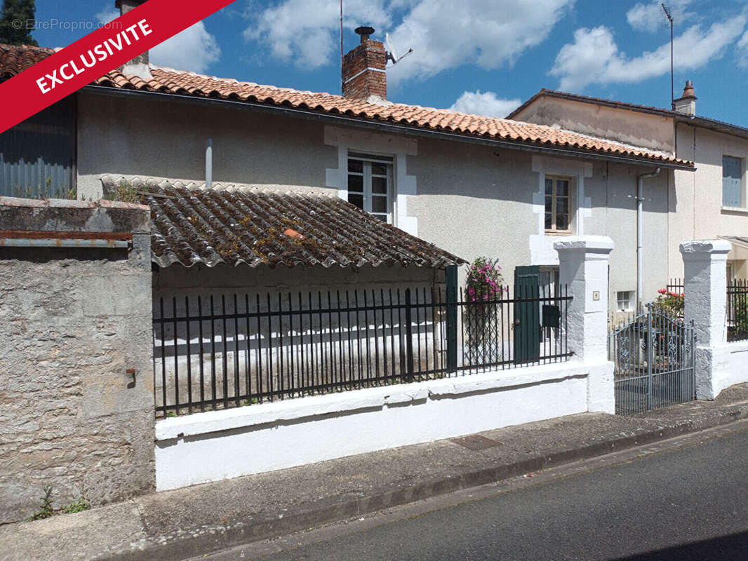 Maison à SAINT-MARTIN-L&#039;ARS