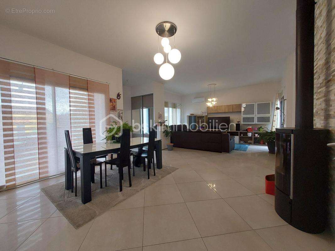 Maison à PONT-DU-CHATEAU