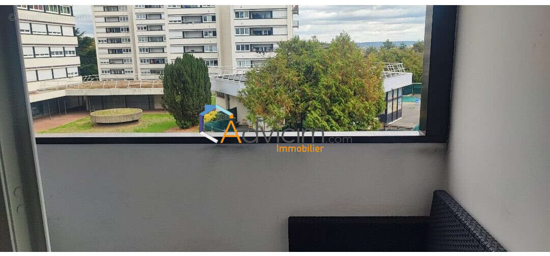 Balcon haut - Appartement à PONTOISE