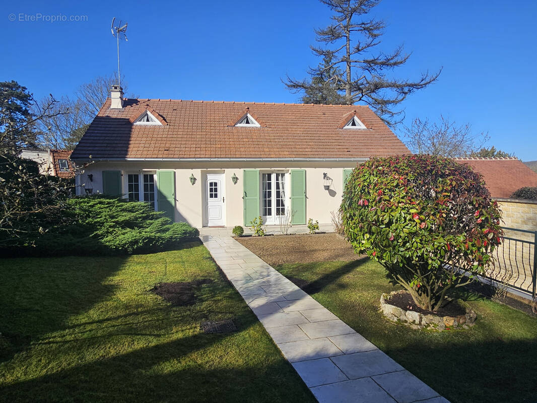 Maison à SAINT-REMY-LES-CHEVREUSE
