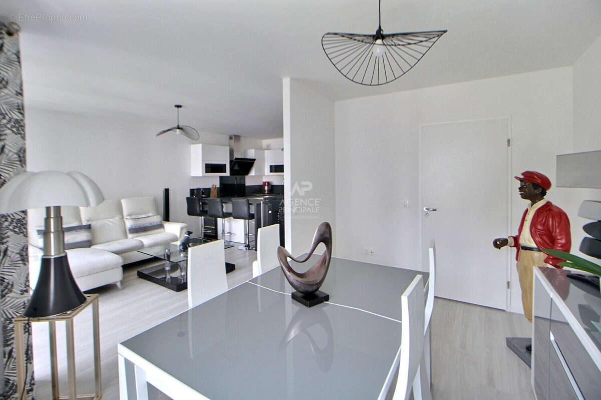 Appartement à VERNEUIL-SUR-SEINE