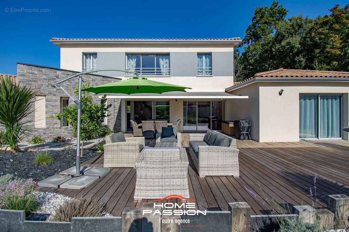 Maison à LES MATHES