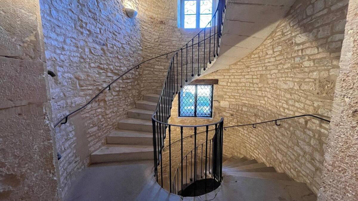 Photo 1 - Maison à SAINT-GENGOUX-LE-NATIONAL