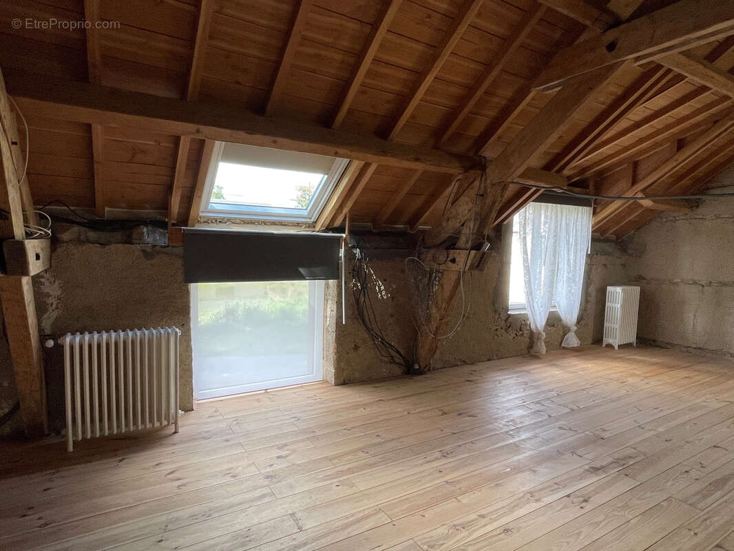 Maison à SAINT-MARCEL-EN-MARCILLAT