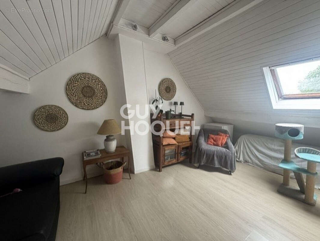 Maison charmante à vendre à Gault-Soigny, havre de paix et de lumière - photo 8