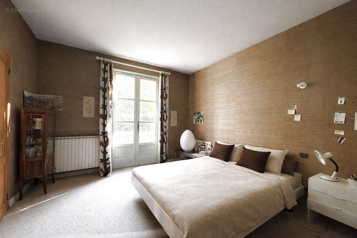 Maison à COLLONGES-AU-MONT-D'OR