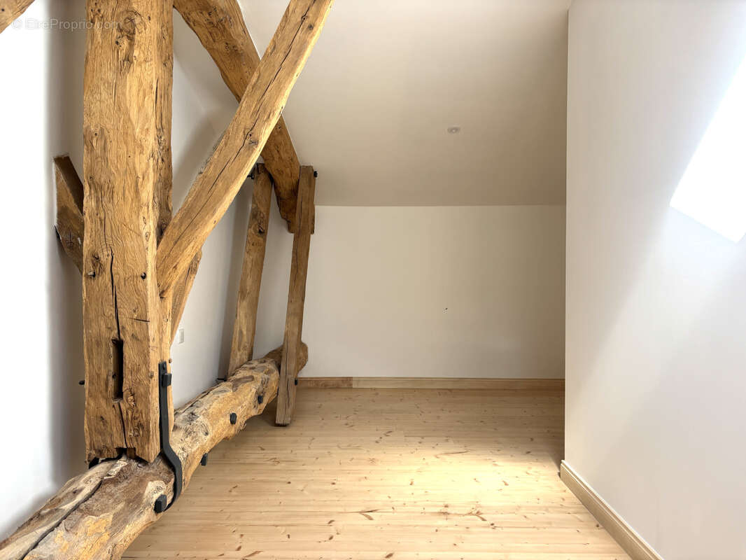 Appartement à BARBEZIEUX-SAINT-HILAIRE